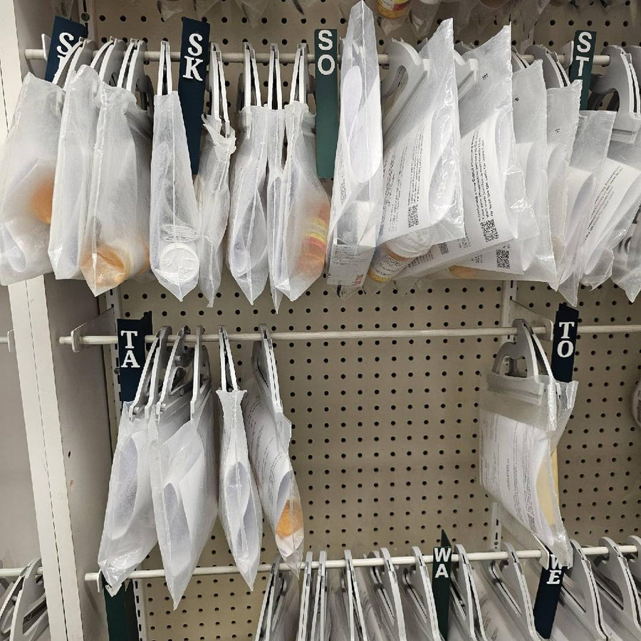 GripRx™ Green Bag Hanger Divider – Blank Retrofit Pharmacy Divider for Stickers